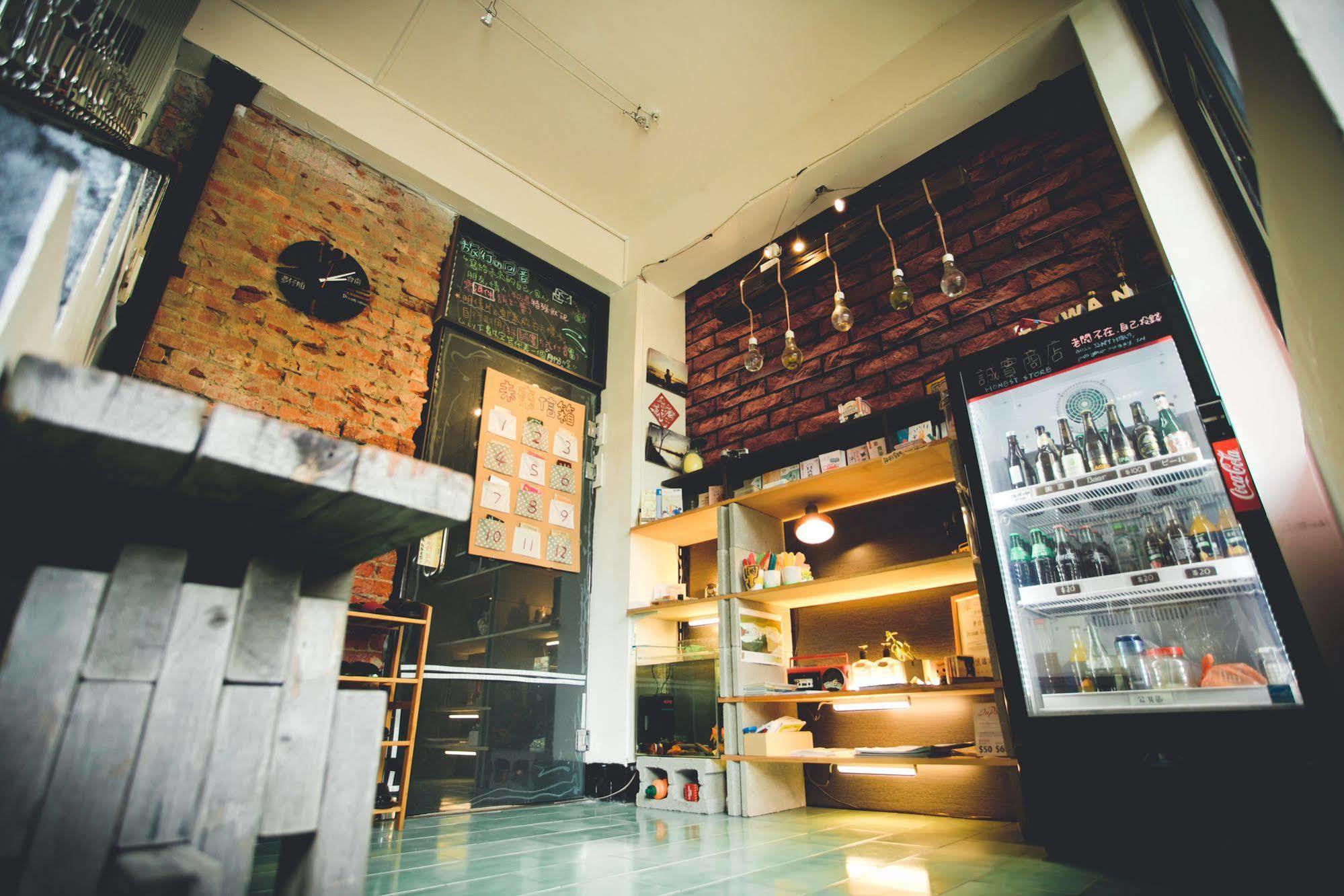 Hostel Meng Zi Bu _Dream Corner Tainan Exterior foto